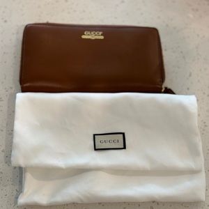 BRAND NEW! GUCCI LEATHER WALLET